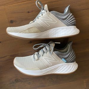 Wome’s New Balance Fresh Foam Roav-size 9